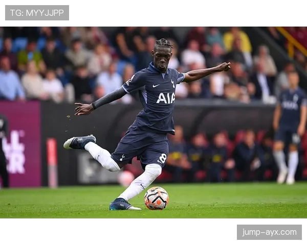 热刺中场失衡问题显现，比赛掌控力持续受限